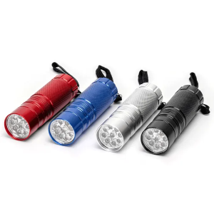 Lanterna LED com pilhas AAA Aigostar Cores Sortidas